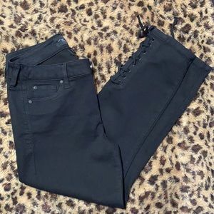 Fashion Nova black ankle length pants size 9